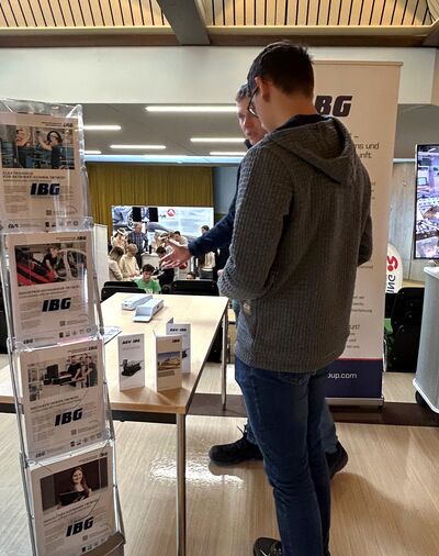 ibg-in-conversation-at-the-hqs-job-fair