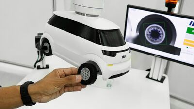 IBG - MRK trade fair exhibit for REHACARE: Car assembly