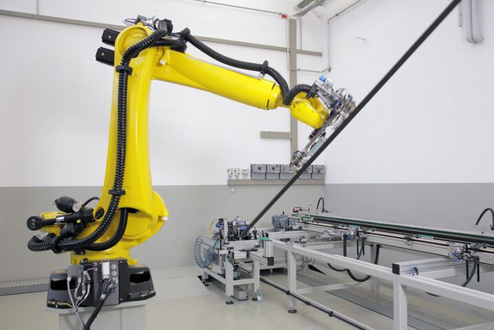 robotik-robotertechnik-automatisierungstechnik-fuer-autonome-und-praezise-arbeitsablaeufe-zur-prozessoptimierung-von-ibg