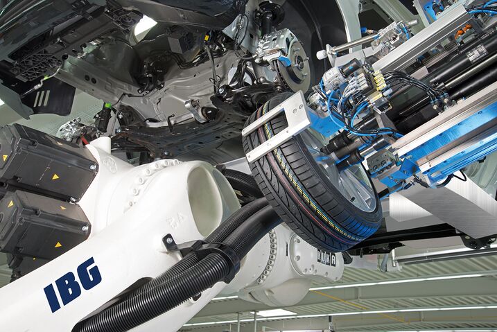 Assembly technology - wheel assembly fully automatic bolting and assembly of complete wheels in cycle and flow operation by IBG