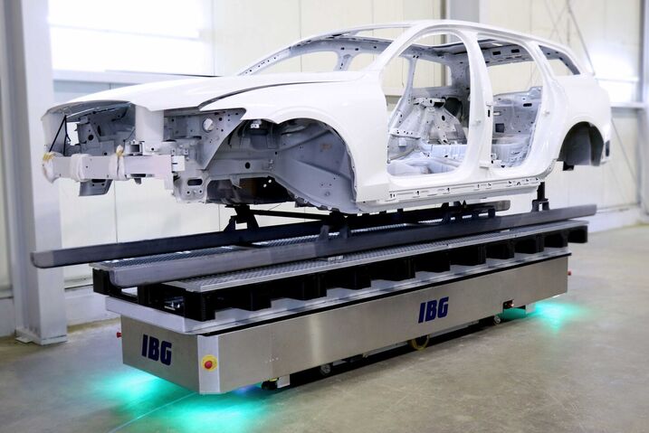 Logistics / Automated Guided Vehicles - FC 100 for picking up load carriers for high loads with integrated lifting system by IBG