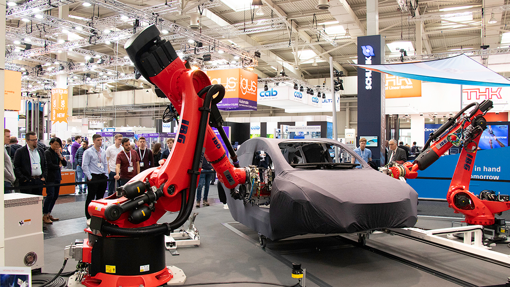 HM23 highlight - assembly application with large-scale robotics for fully automated cockpit assembly